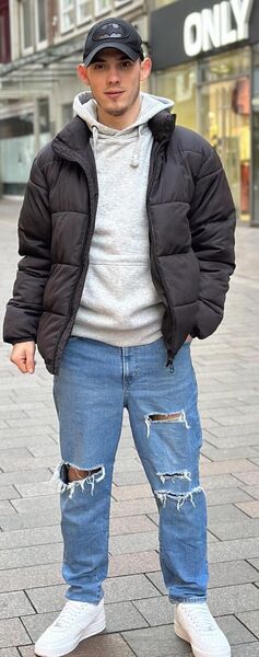 Adelebsen,   Cristi, 26 ,   ,   , c , 