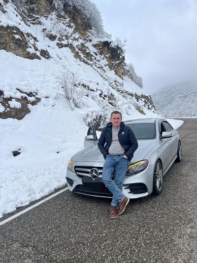  Erwitte,   Irakli, 37 ,   ,   