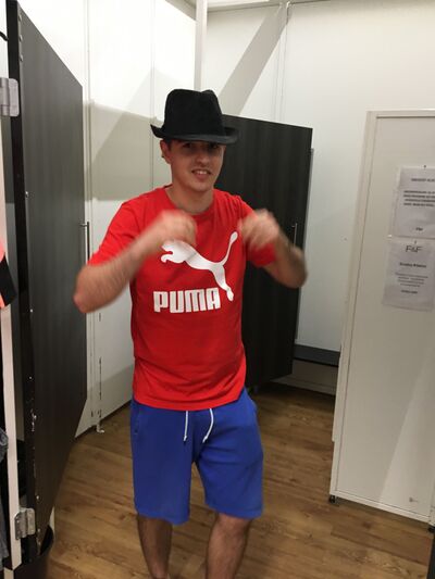  ,   Artem, 31 ,   ,   , c 