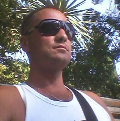  7216666  Serj, 44 ,    