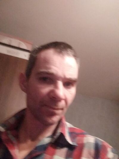  ,   Robert, 48 ,   