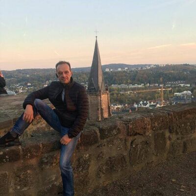  Kassel,   Jurijs, 52 ,     , c 