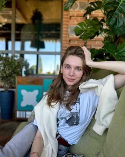  -,   , 27 ,     , c 