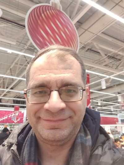  ,   Sergi, 49 ,   ,   