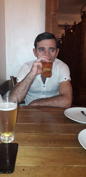  ,   Karlos, 40 ,   ,   , c 