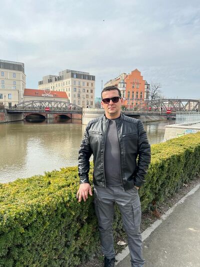  ,   Andrii, 43 ,   ,   