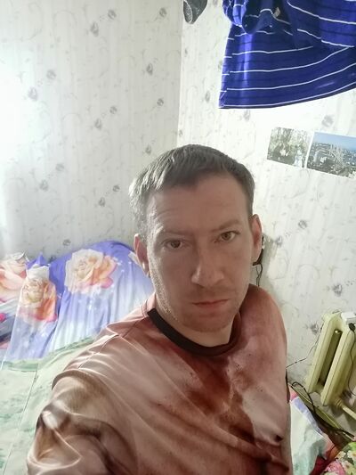  ,   Aleksei, 44 ,   c 