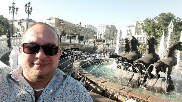  ,   Martin, 49 ,     , c 