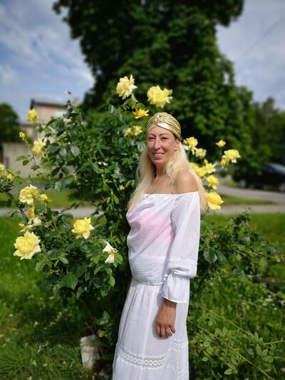  ,   Jelena, 49 ,   ,   