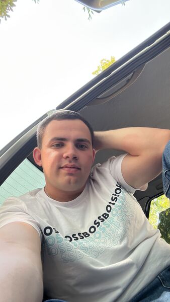  ,   Zia, 28 ,   ,   