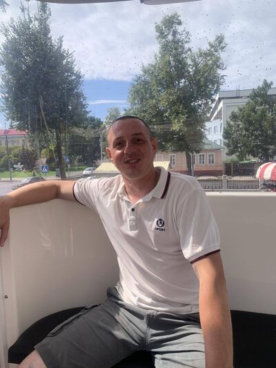  ,   Valery, 40 ,   ,   