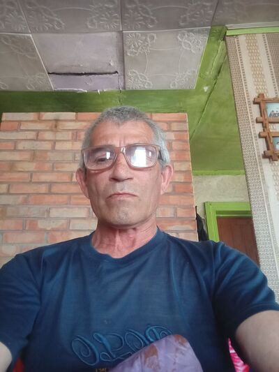  ,   Sergei, 58 ,   c 