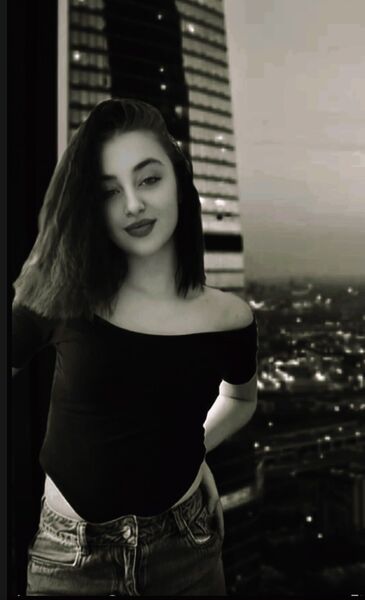  ,   Maria, 19 ,   ,   
