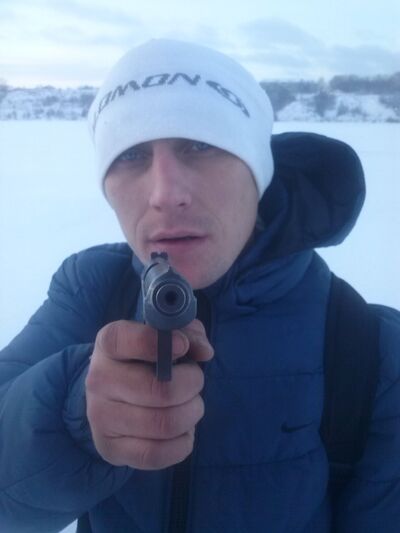  ,   Tom, 37 ,   ,   