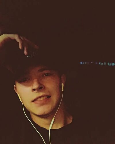  ,   Kaifarik, 25 ,  
