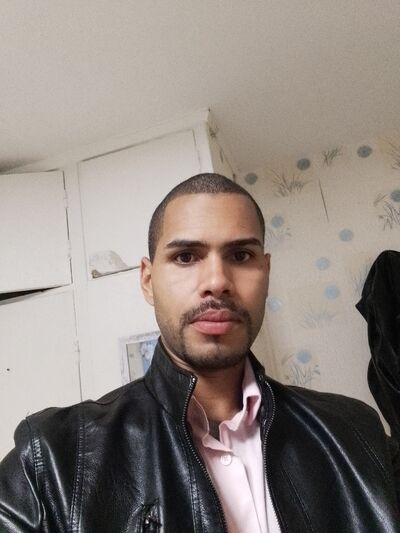  ,   Leandro, 33 ,   c 