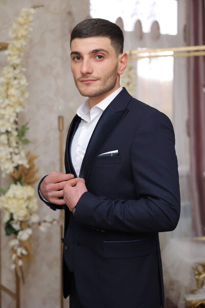  ,   Narek, 27 ,   ,   