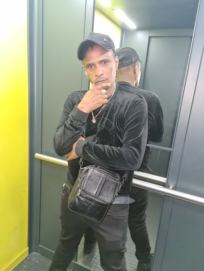  ,   Franki, 37 ,   ,   