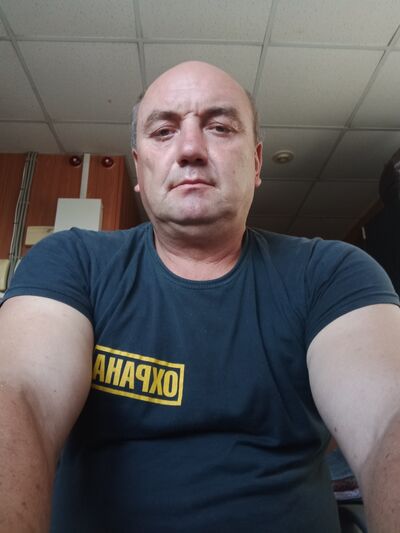  ,   Viktor, 52 ,   ,   