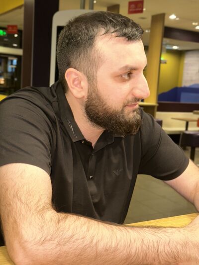 ,   Emil, 32 ,   ,   