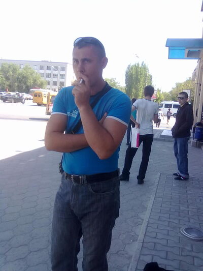  ,   Dima, 44 ,   