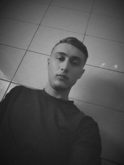  ,   Stefan, 25 ,   ,   