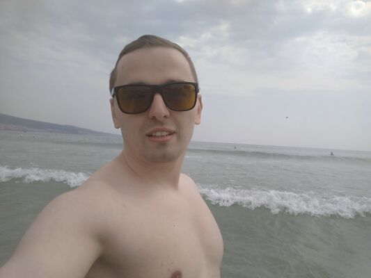  ,   Constantin, 35 ,  