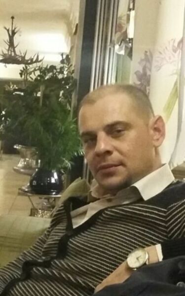  ,   Viktor, 41 ,   ,   