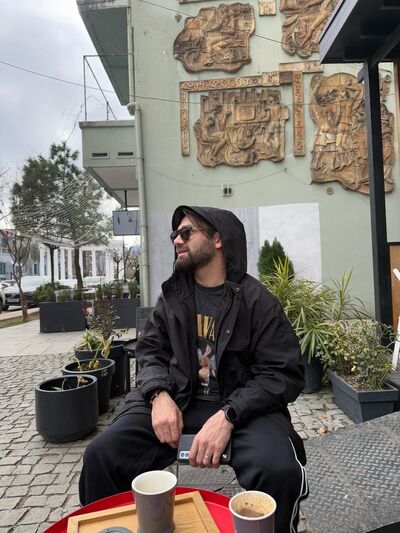  ,   Amiko, 30 ,   ,   