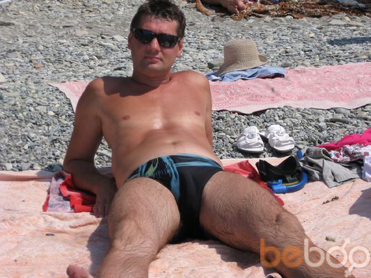  ,   Viktor, 52 ,   