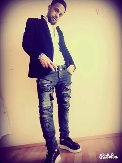  ,   Alper, 32 ,   ,   , c 