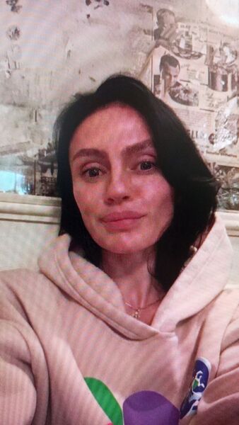  ,   Eva, 32 ,   ,   