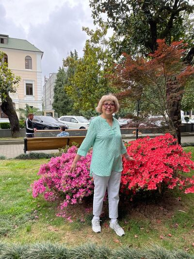  ,   Lilia, 58 ,   c , 
