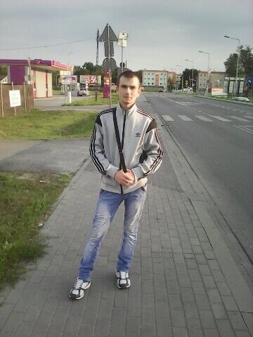  8571496  Sergij, 33 ,    