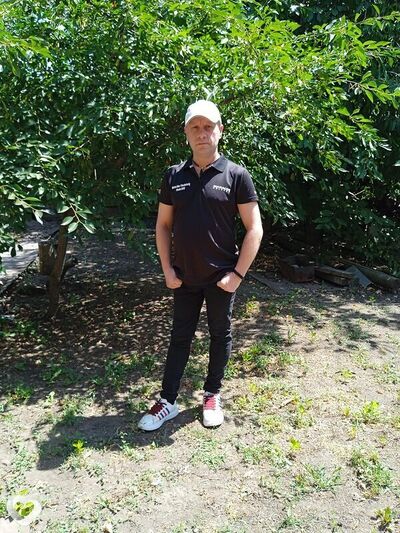  ,   Jonny, 44 ,   c 