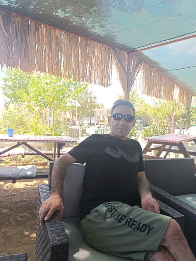  ,   Mutlu, 47 ,   ,   