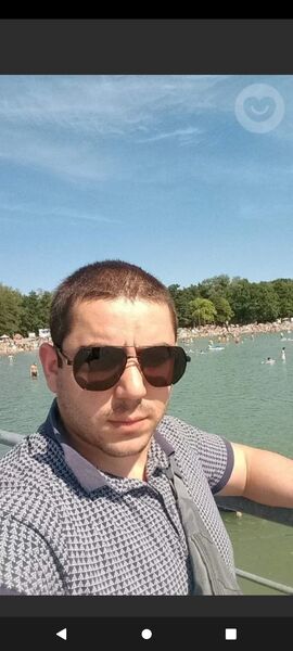  ,   Zviad, 35 ,   ,   , c , 