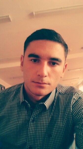  ,   Leon, 31 ,   
