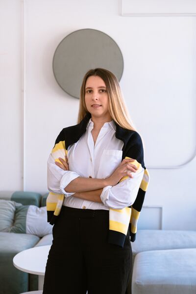  ,   Elena, 38 ,   c , 
