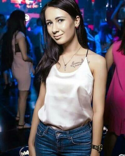  ,   Anastasia, 33 ,   c , 