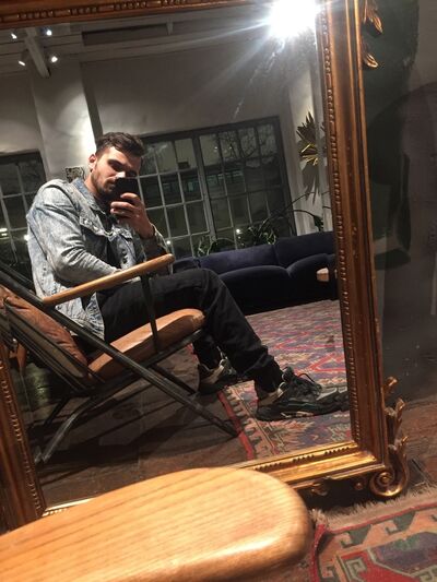  ,   Artur, 26 ,   