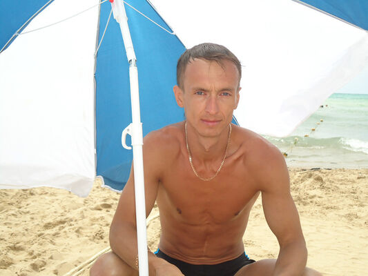  ,   Alex, 40 ,   