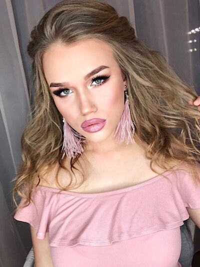  ,   Viktoria, 21 ,   ,   , c , 