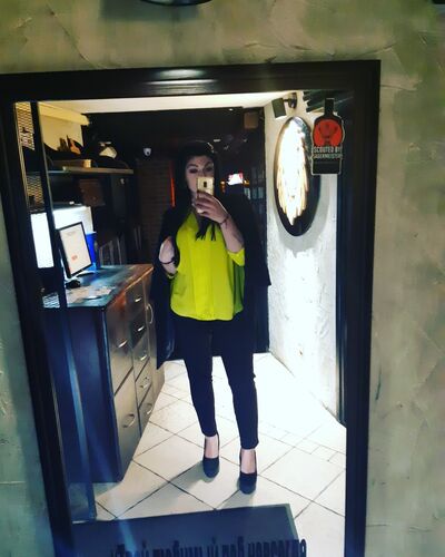  ,   Veronicka, 32 ,  