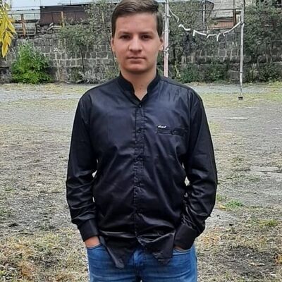  ,   Artyom, 21 ,   ,   