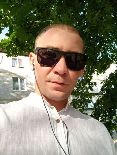  ,   Pavel, 32 ,   ,   