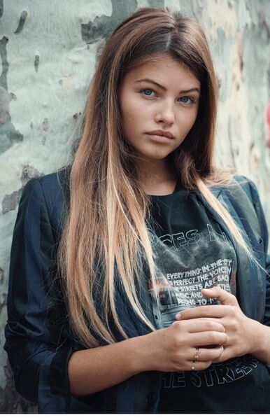  ,   Anastasia, 25 ,     , c 