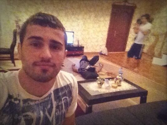  ,   Resid, 32 ,   