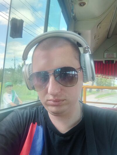  ,   Ivan, 32 ,   c 