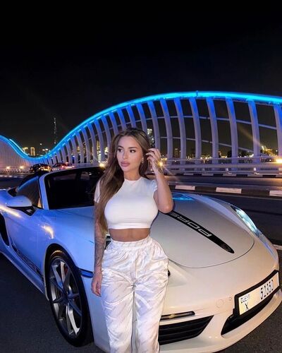  Palais-Bourbon,   Alina, 25 ,   ,   